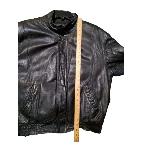 Expressions International Men’s L 42–44 Black Leather Bomber Jacket Vintage